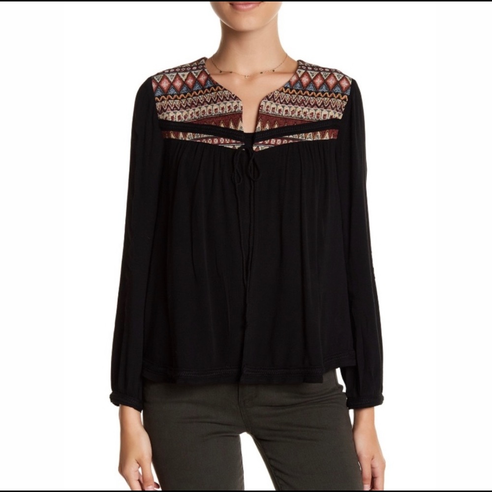 EUC Nordstrom Melrose and Market boho western tie front blouse 🪷